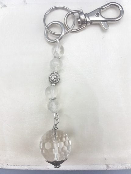 KEYRING WITH ROCK CRYSTAL OR HYALINE QUARTZ in silver with transparent glass bead.