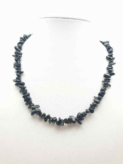 On a white background there is a collar in BLACK OBSIDIAN MEN'S NECKLACE CHIPS HELPS TRAUMAS AND FEARS.